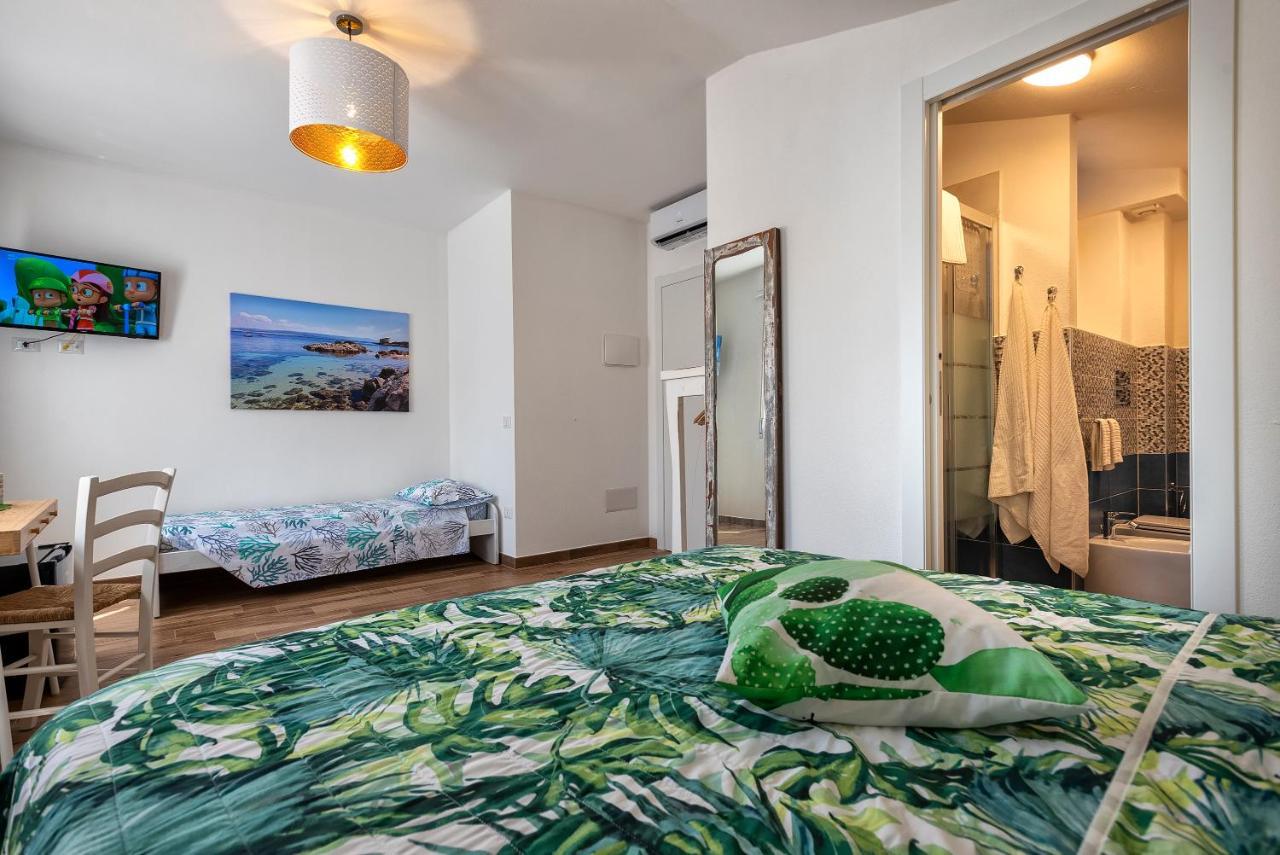Dery Alghero Holiday Rooms Bagian luar foto