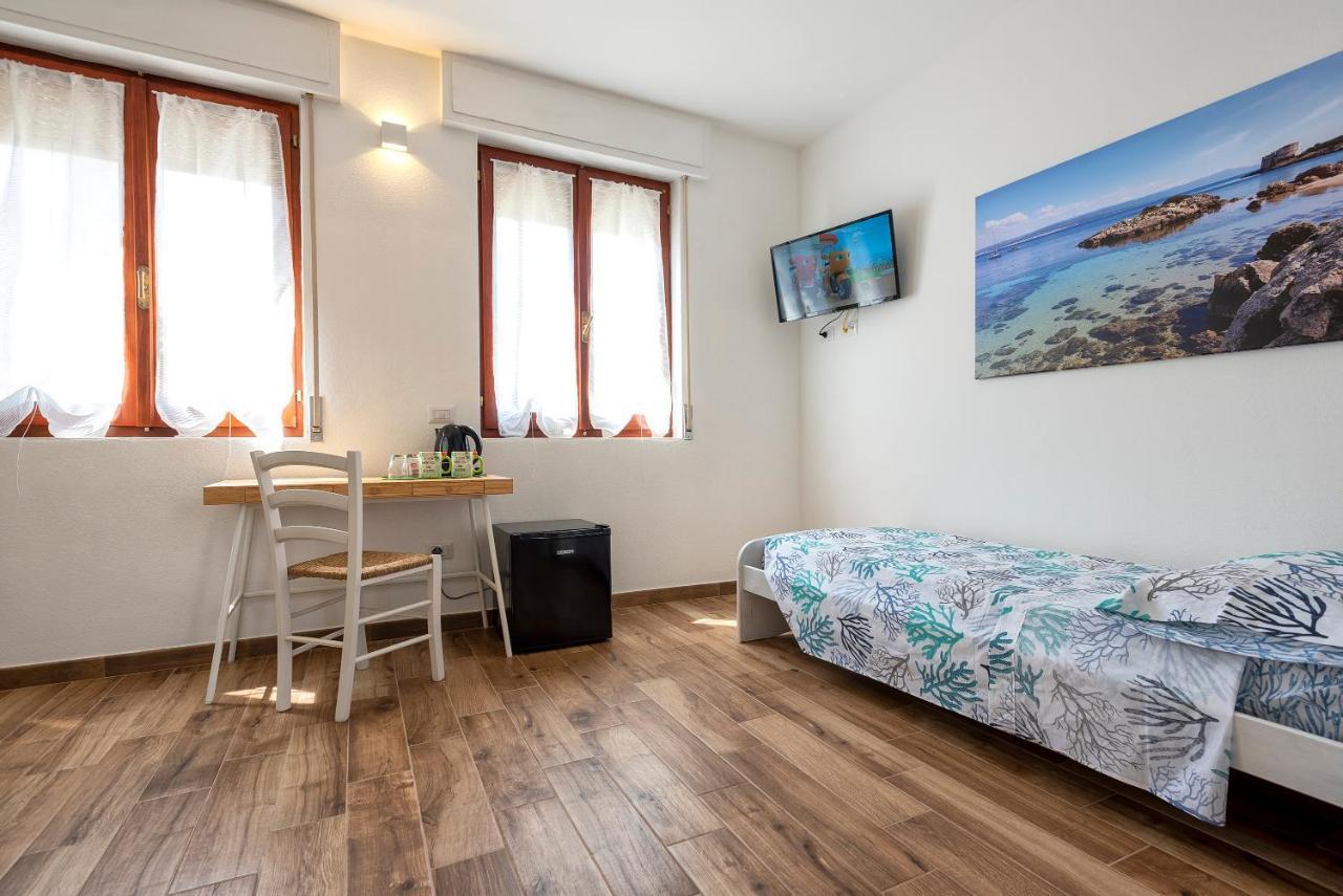 Dery Alghero Holiday Rooms Bagian luar foto